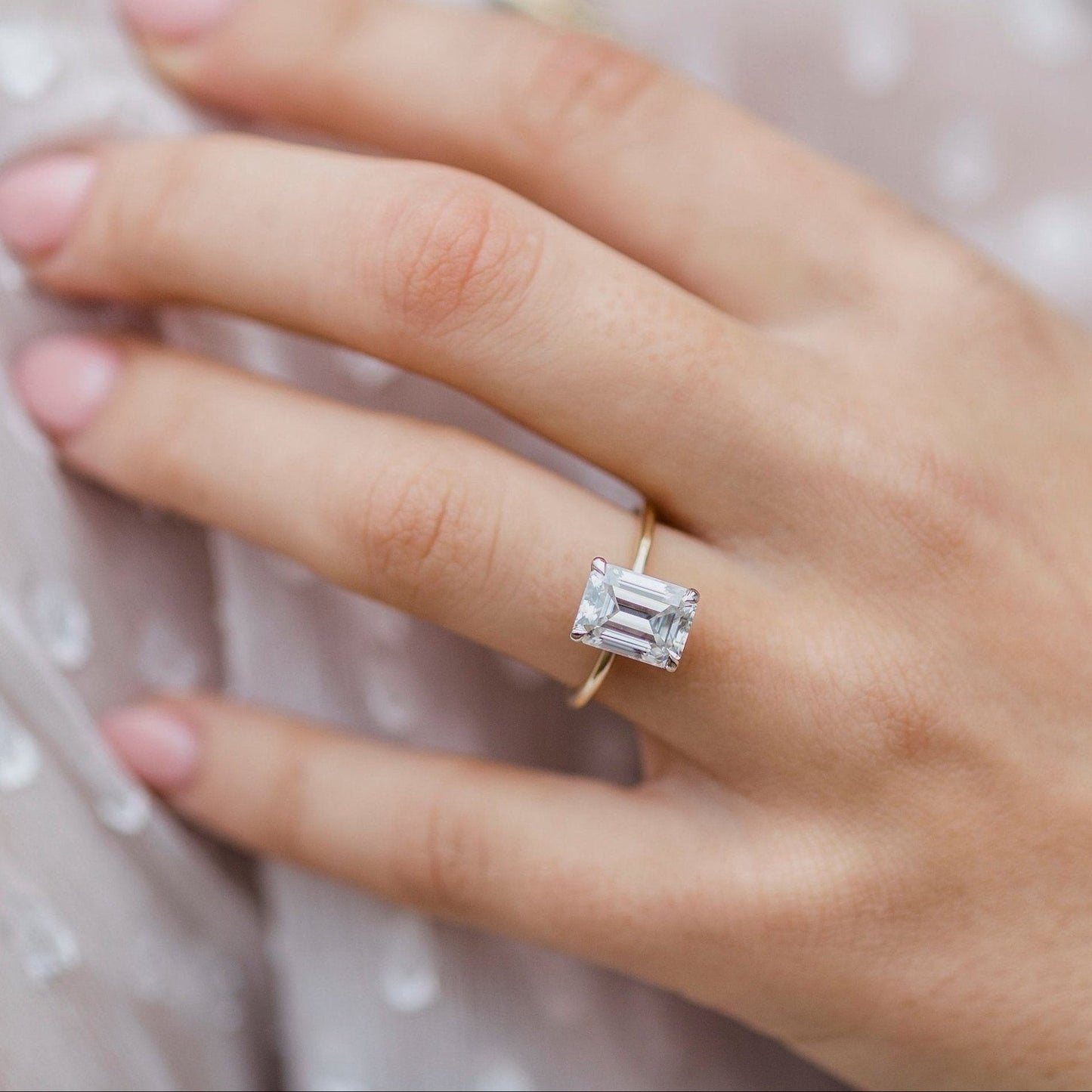 2.6 CT Emerald Solitaire Moissanite Engagement Ring