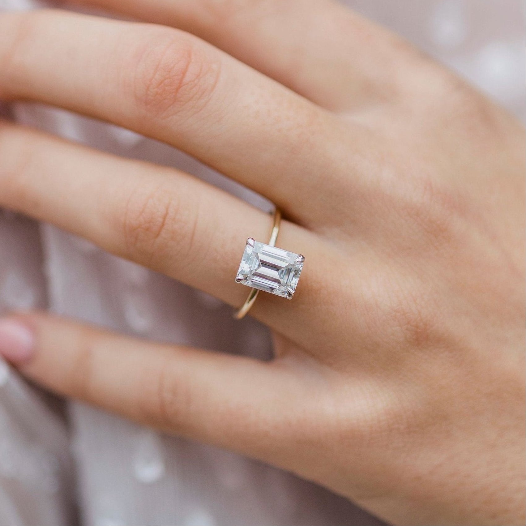 2.6 CT Emerald Solitaire Moissanite Engagement Ring