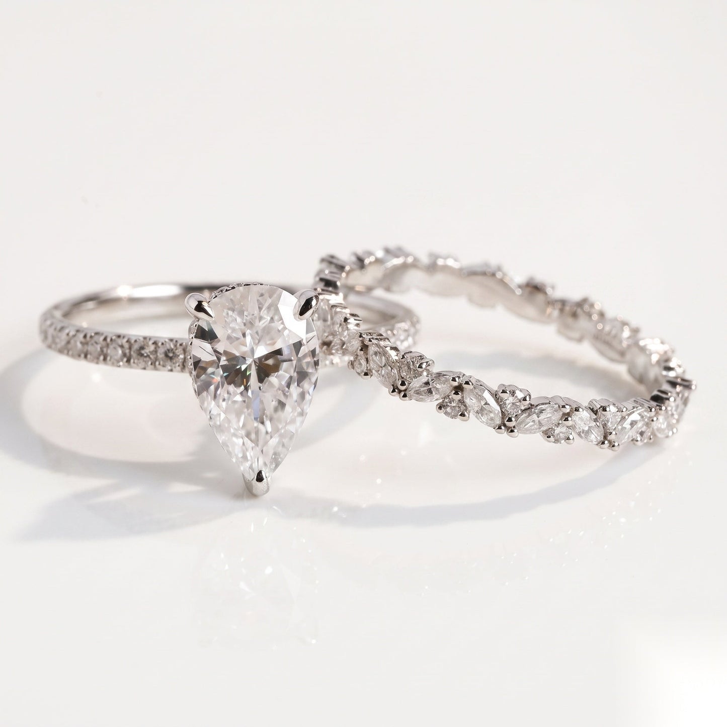 1.6 CT Emerald Cluster Moissanite Bridal Set