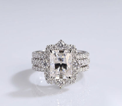 1.6 CT Emerald Cluster Moissanite Bridal Set