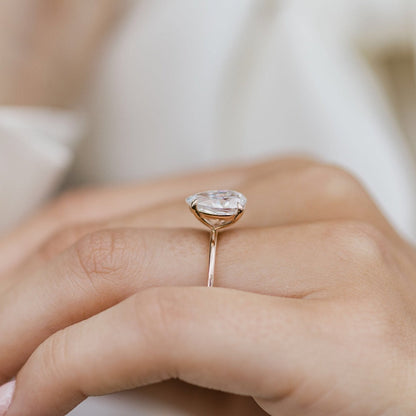 2 CT Pear Solitaire Moissanite Engagement Ring