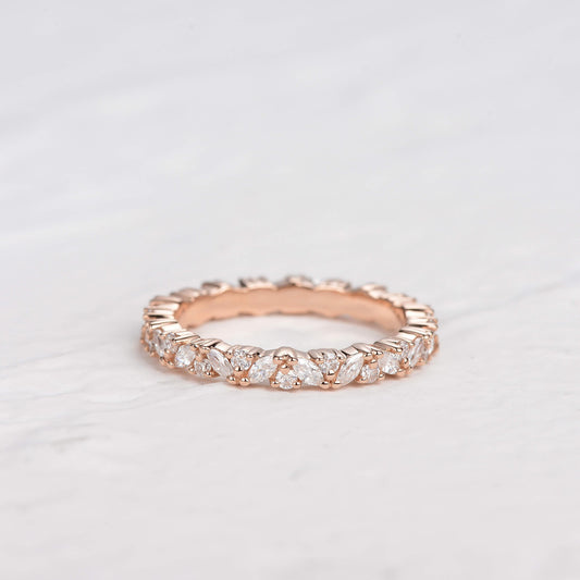 0.4 TCW Marquise & Round Cluster Moissanite Wedding Band