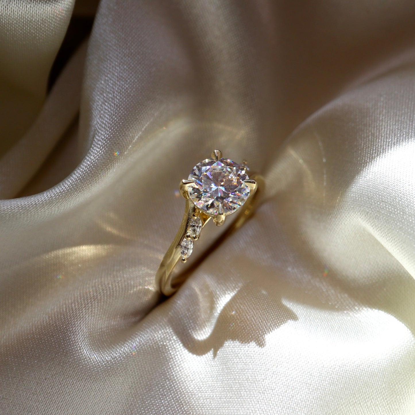 2 CT Round Cluster Moissanite Engagement Ring
