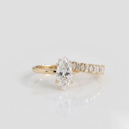 1.6 CT Emerald Cluster Moissanite Bridal Set