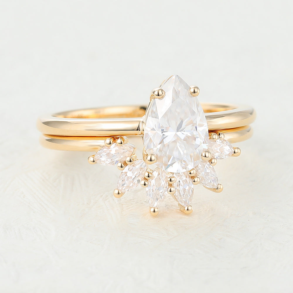 1.5 CT Pear Solitaire Moissanite Bridal Set