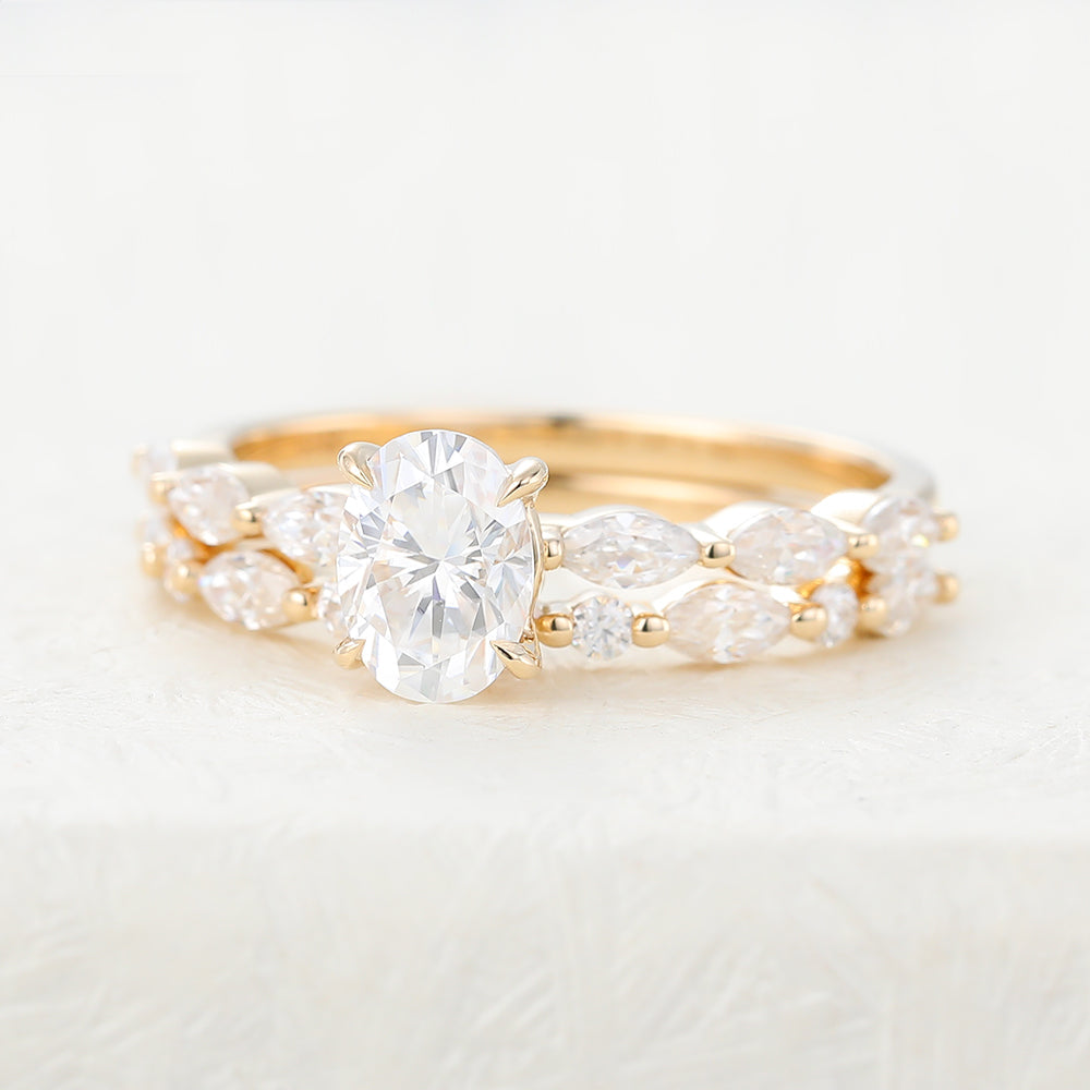 0.84 CT Oval Pave Moissanite Bridal Set