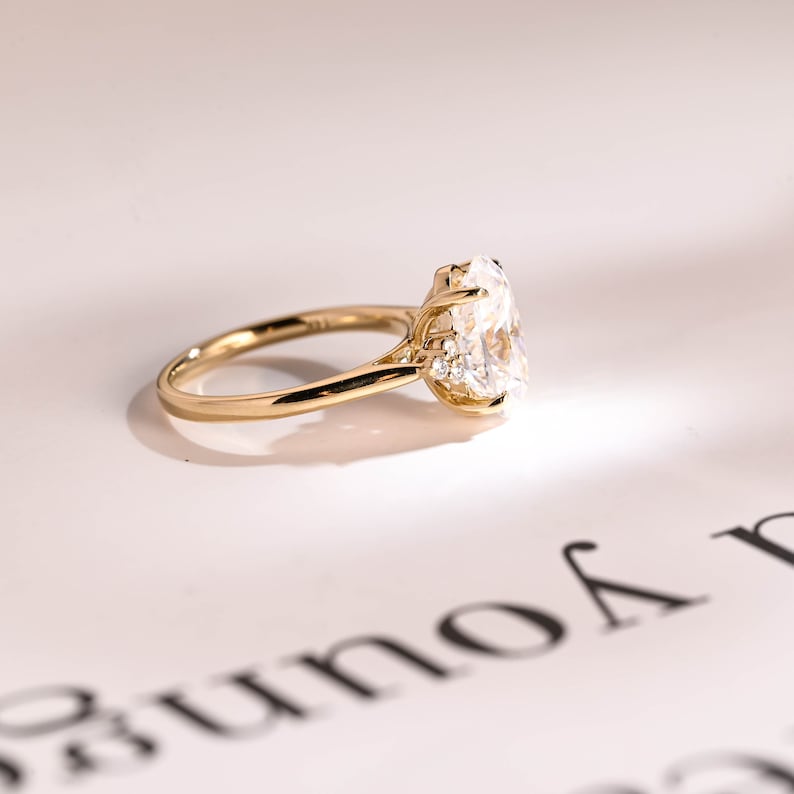2.0 CT Oval Cluster Moissanite Engagement Ring