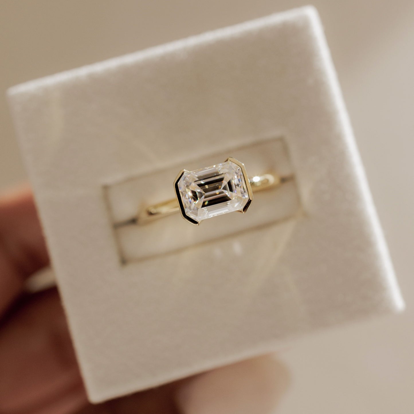 2 CT Emerald Solitaire East-West Moissanite Engagement Ring