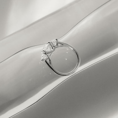 2 CT Oval Three Stone Moissanite Engagement Ring