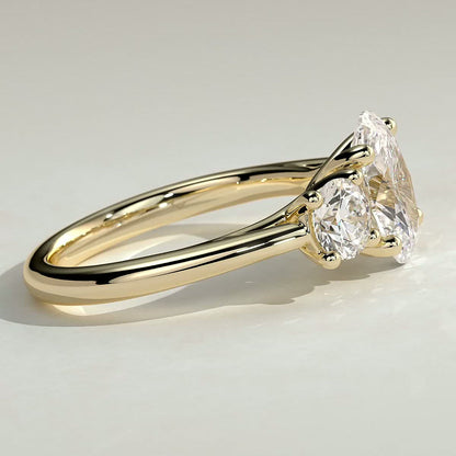 2 CT Oval Three Stone Moissanite Engagement Ring