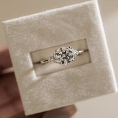 2 CT Round Cluster Moissanite Engagement Ring