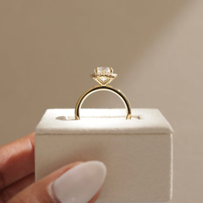 2 CT Oval Halo Moissanite Engagement Ring