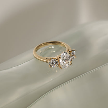 2 CT Oval Three Stone Moissanite Engagement Ring
