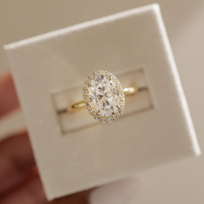 2 CT Oval Halo Moissanite Engagement Ring