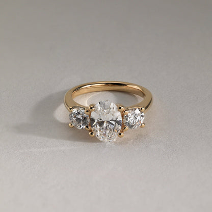 2 CT Oval Three Stone Moissanite Engagement Ring
