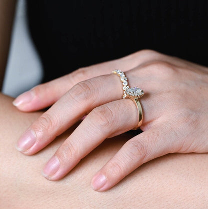 2.0 CT Oval Halo Moissanite Engagement Ring
