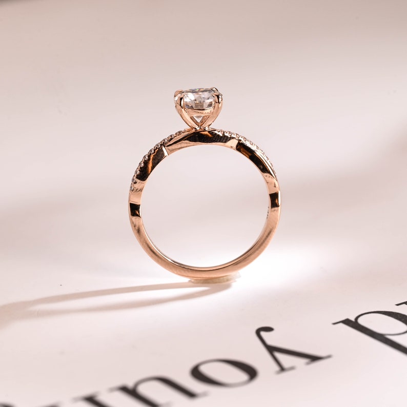 1.5 CT Round Twisted Pave Moissanite Engagement Ring