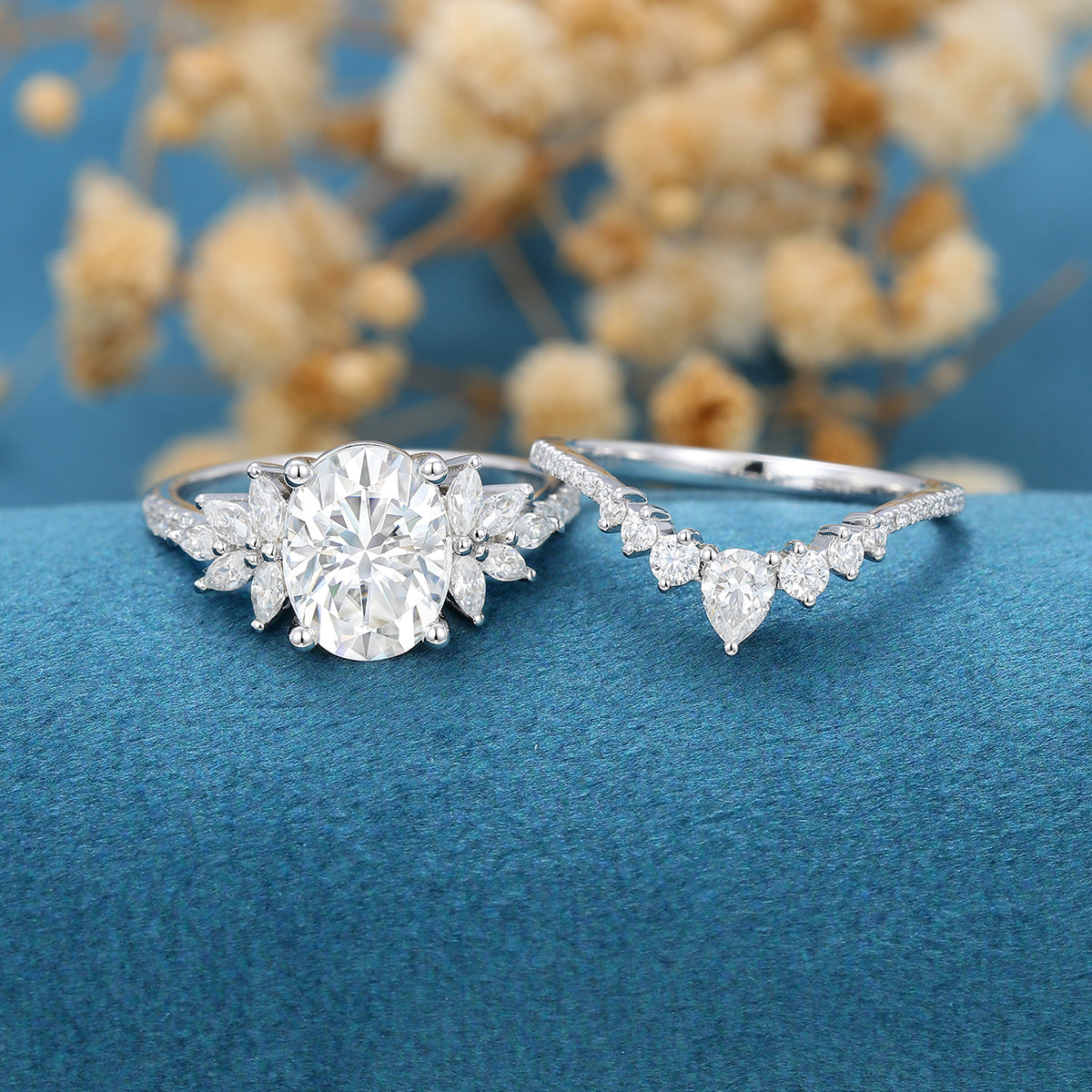 1.33 CT Oval Cluster Moissanite Bridal Set