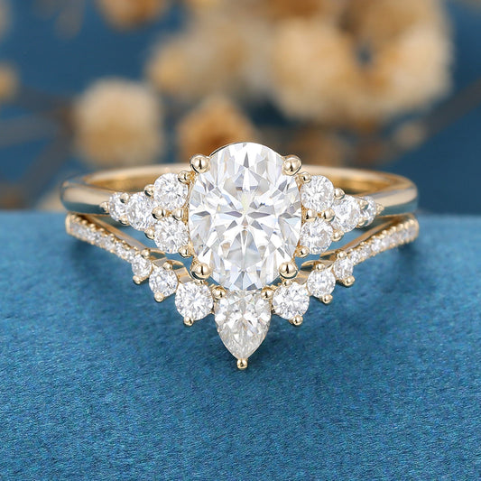 1.33 CT Oval Moissanite Bridal Set