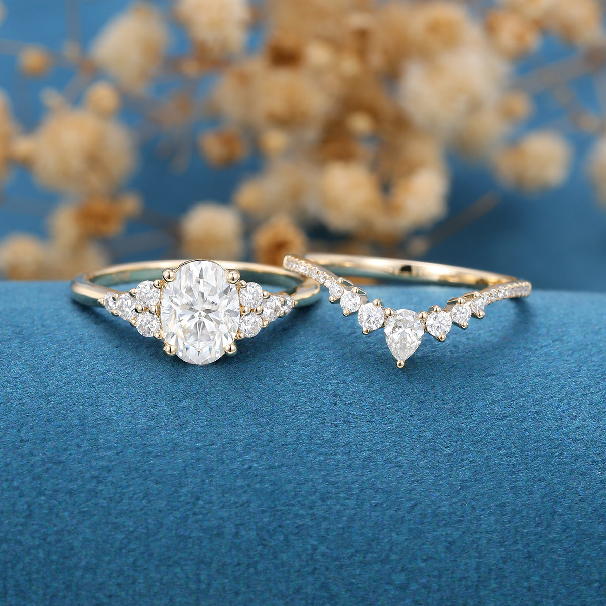 1.33 CT Oval Moissanite Bridal Set