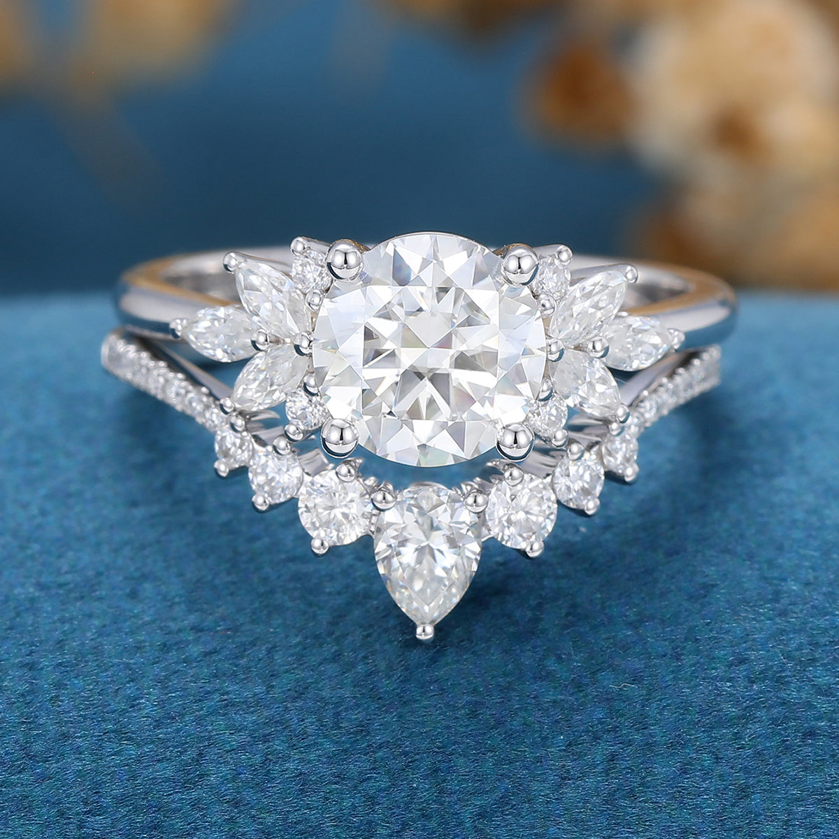0.88 CT Round Cluster Moissanite Bridal Set