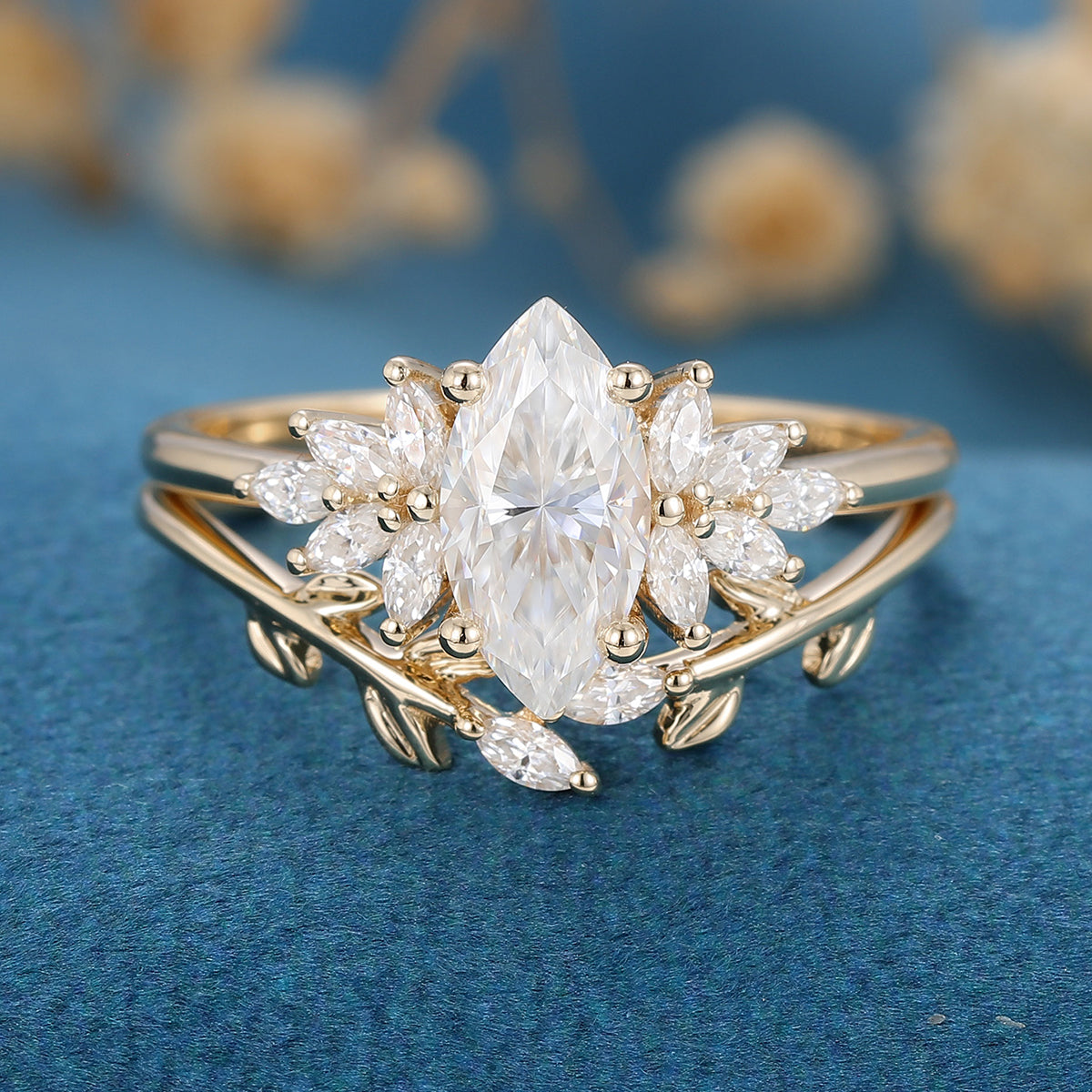 0.9 CT Marquise Cluster Moissanite Bridal Set
