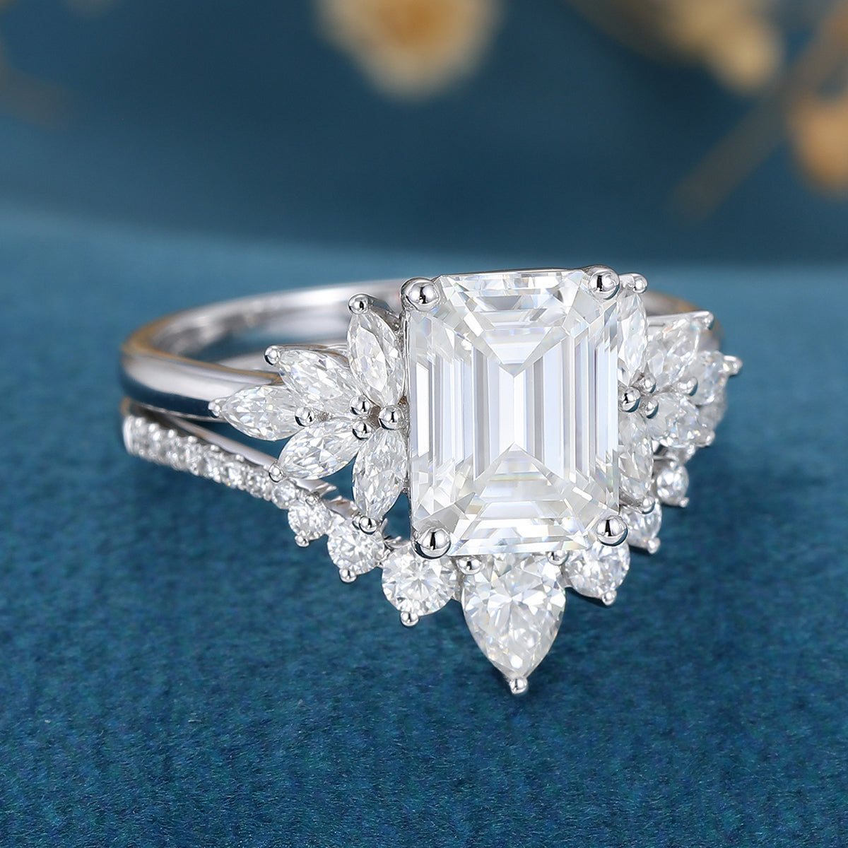 1.6 CT Emerald Cluster Moissanite Bridal Set