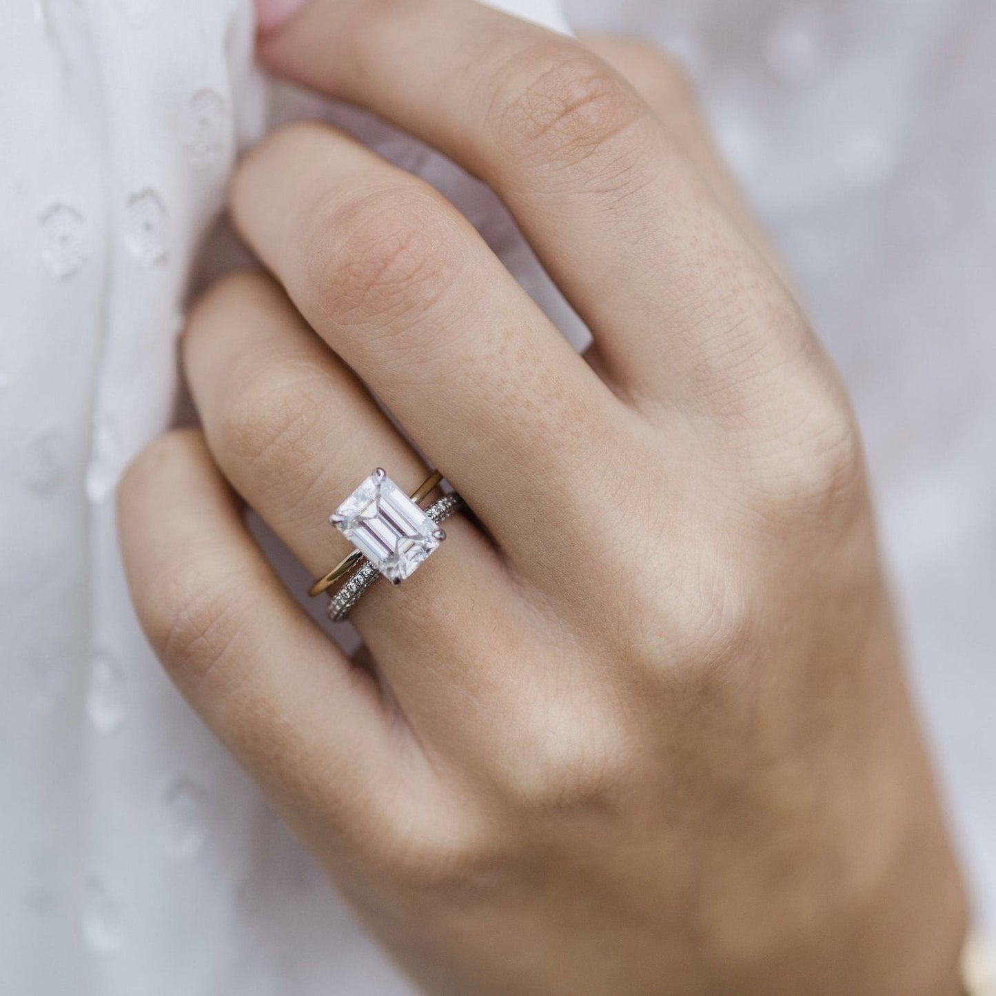 2.6 CT Emerald Solitaire Moissanite Engagement Ring
