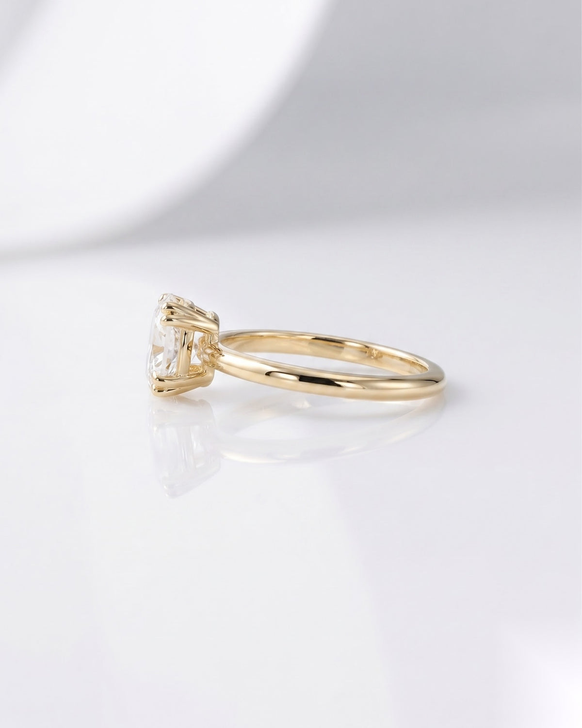 1 CT Oval Solitaire Moissanite Engagement Ring