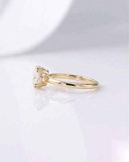 1 CT Oval Solitaire Moissanite Engagement Ring