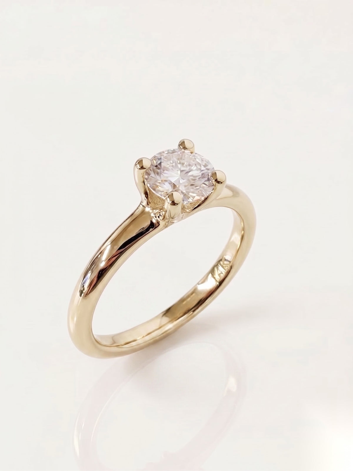 1 CT Round Solitaire Moissanite Engagement Ring