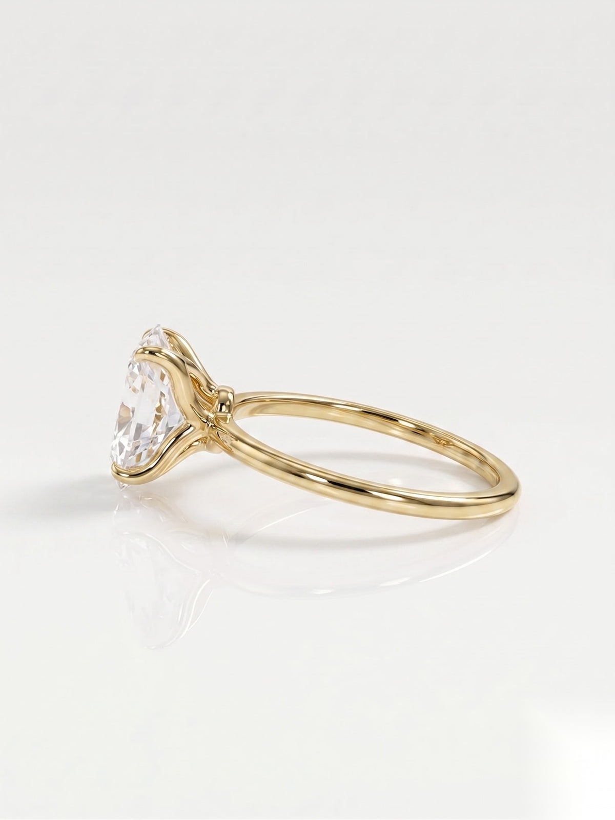 2 CT Oval Solitaire Moissanite Engagement Ring