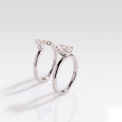 1.6 CT Emerald Cluster Moissanite Bridal Set