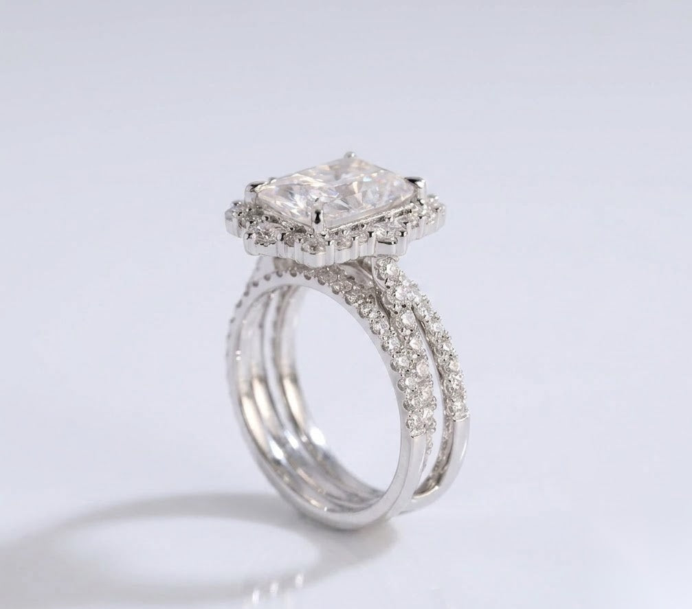 1.6 CT Emerald Cluster Moissanite Bridal Set