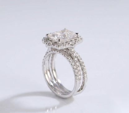 1.6 CT Emerald Cluster Moissanite Bridal Set