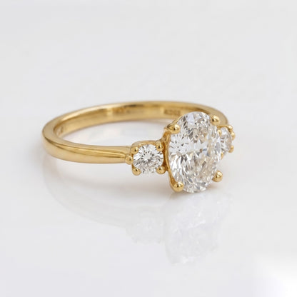 1 CT Oval Three Stone Moissanite Engagement Ring