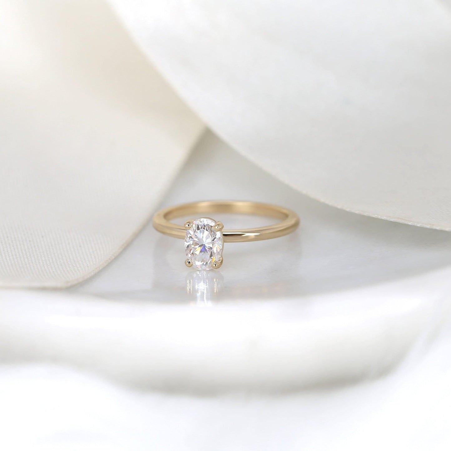 1 CT Oval Solitaire Moissanite Engagement Ring
