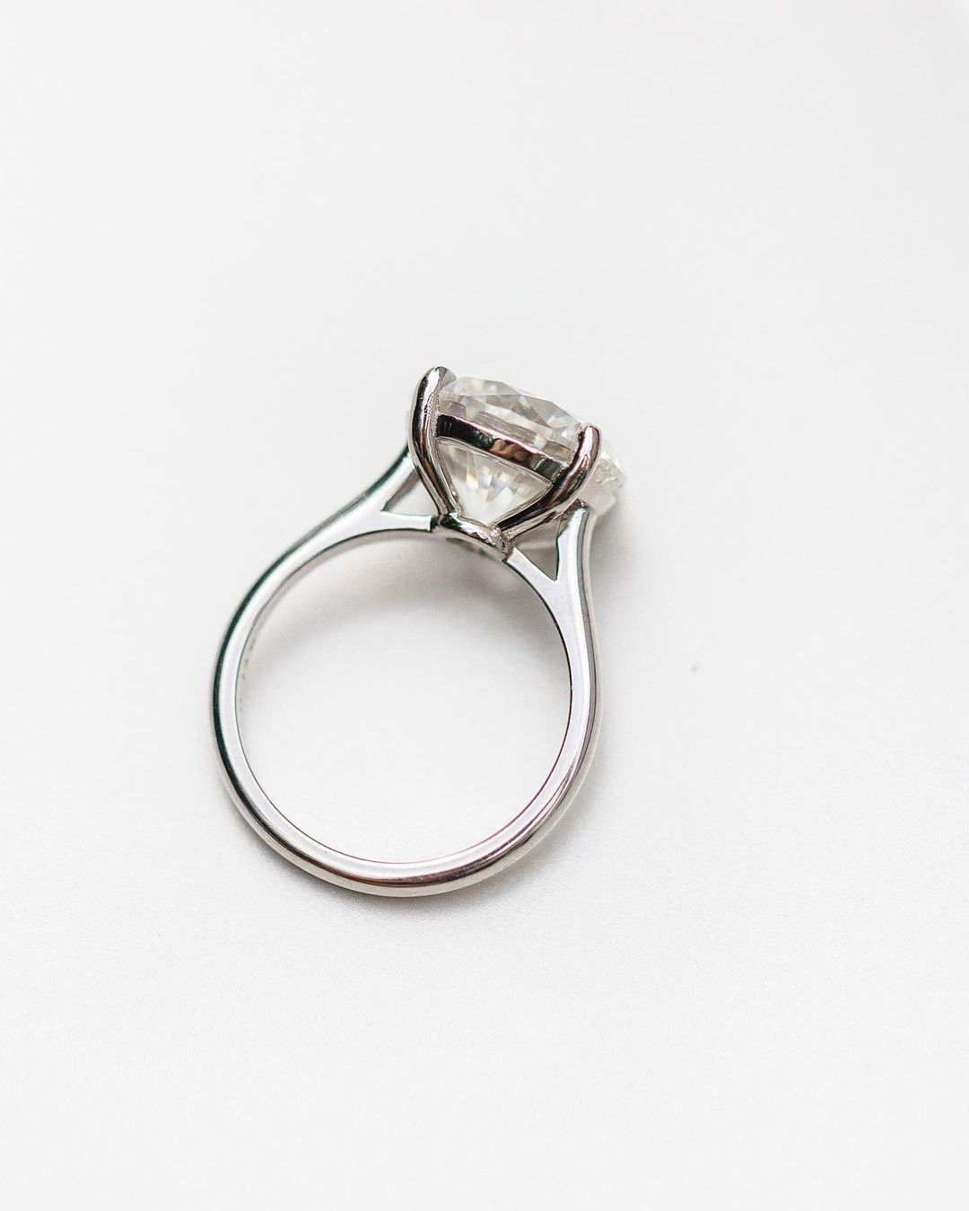 4.1 CT Round Solitaire Moissanite Engagement Ring