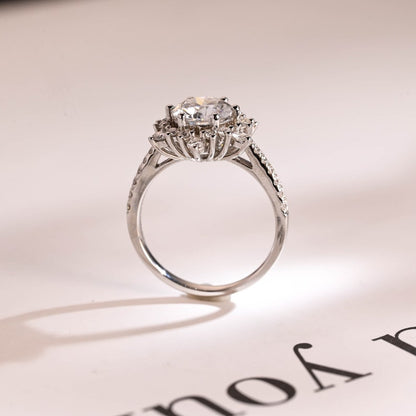 1.5 CT Round Cluster Moissanite Engagement Ring