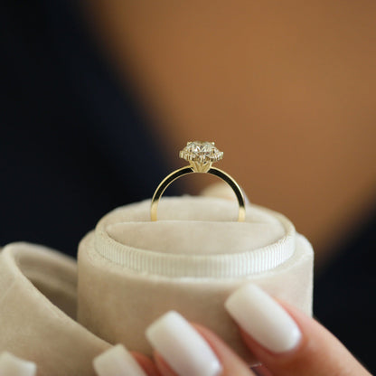 1 CT Round Cluster Moissanite Engagement Ring