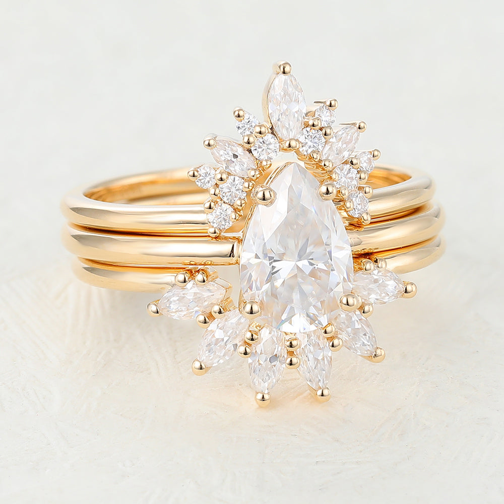 1.5 CT Pear Solitaire Moissanite Bridal Set