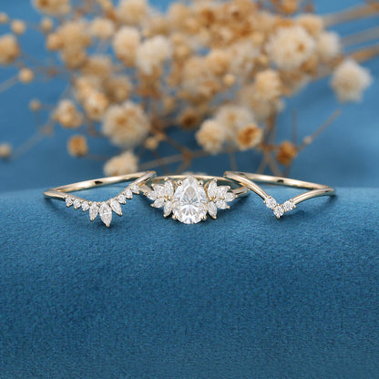1 CT Pear Cluster Moissanite Bridal Set