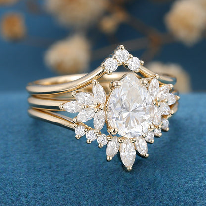 1 CT Pear Cluster Moissanite Bridal Set
