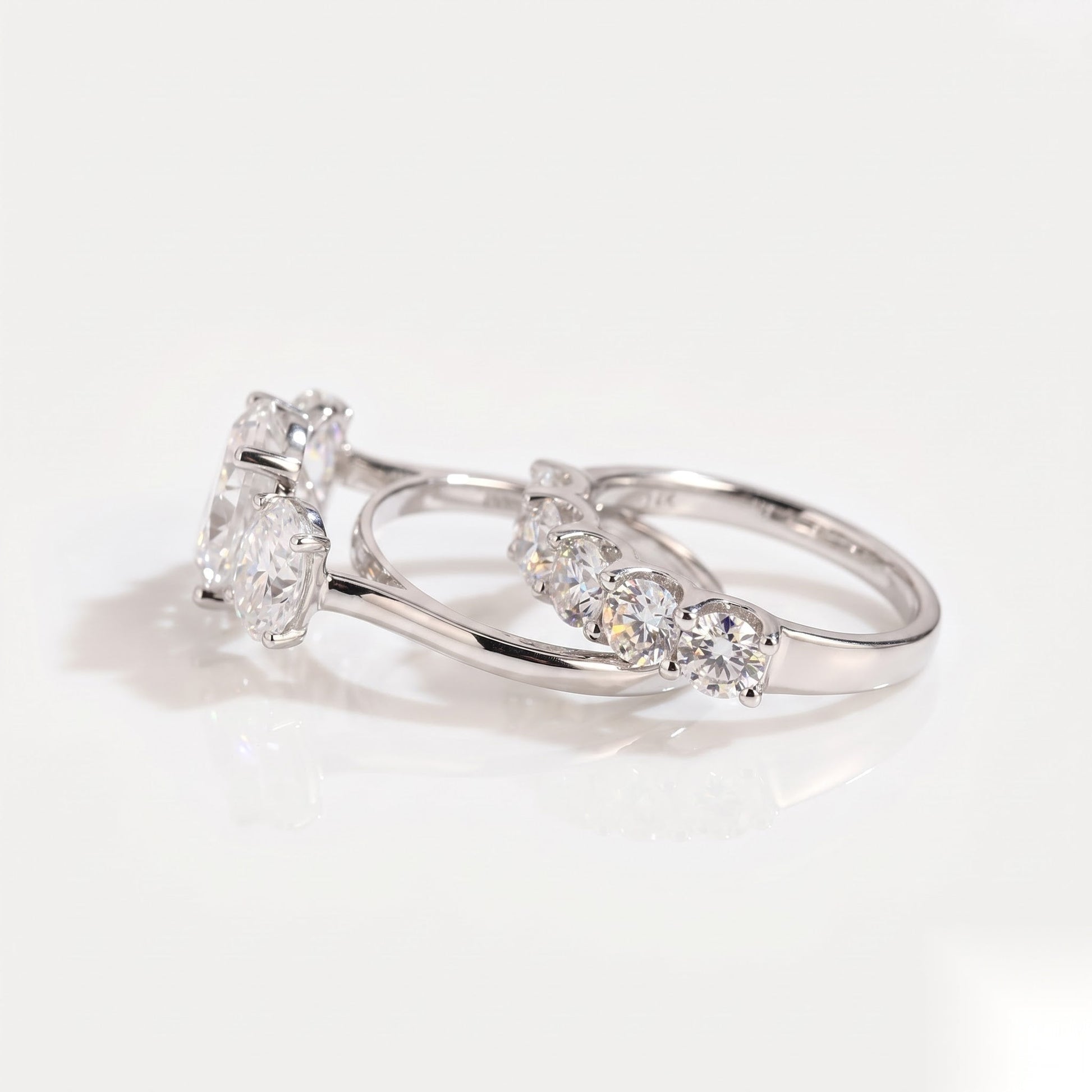 1.6 CT Emerald Cluster Moissanite Bridal Set