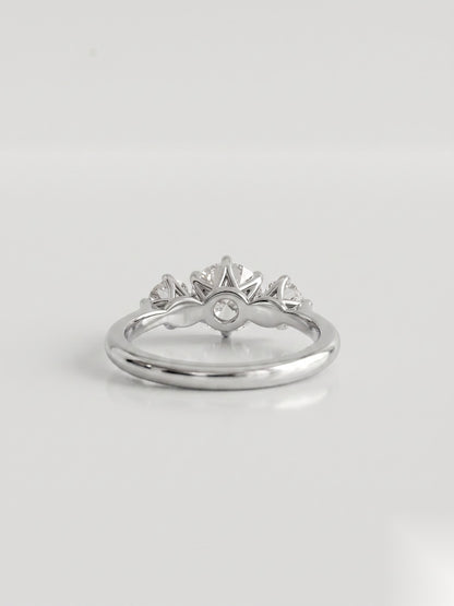 1 CT Round Three Stone Moissanite Engagement Ring