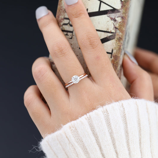 0.68 CT Round Solitaire Moissanite Bridal Set