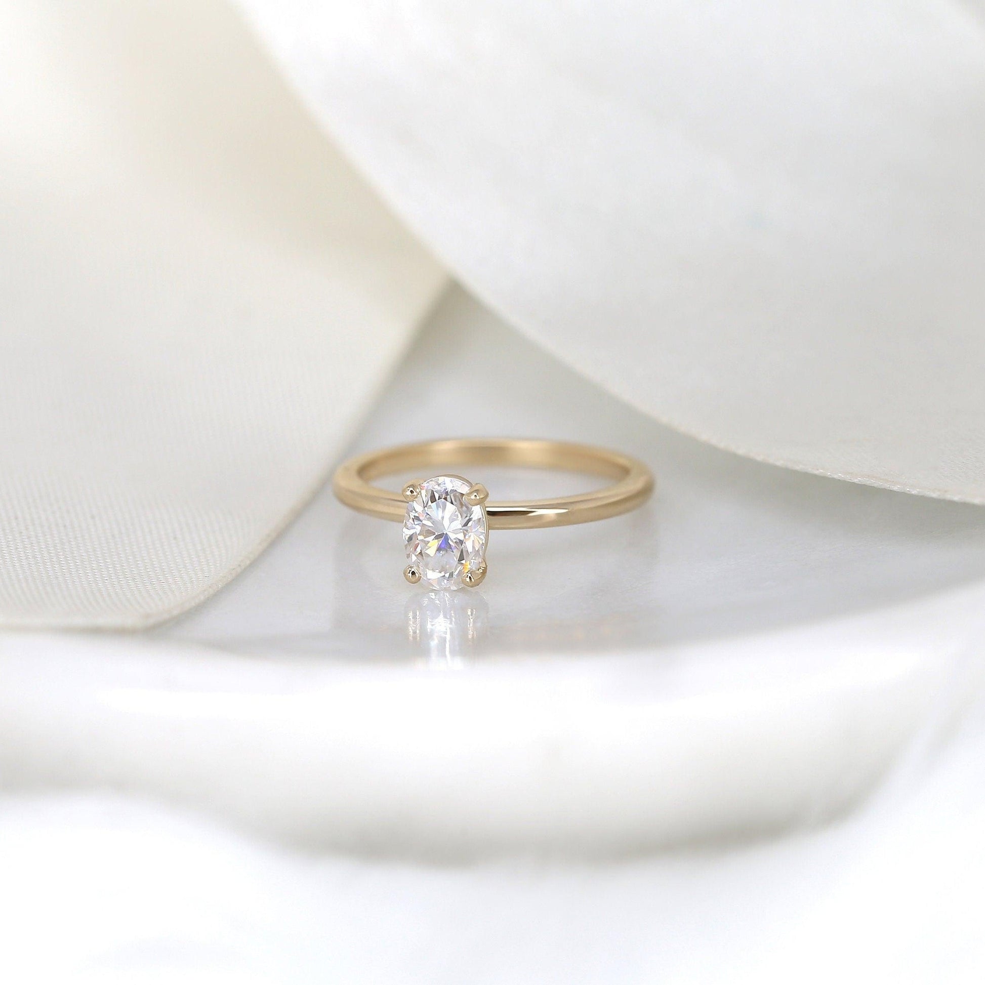 0.90 CT Oval Solitaire Moissanite Engagement Ring