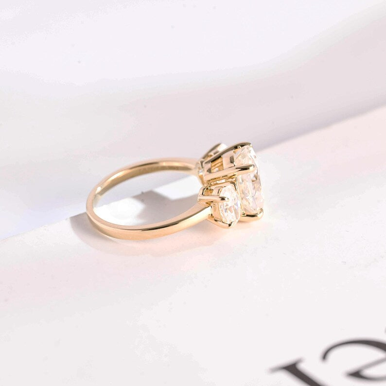 2.0 CT Oval Three Stone Moissanite Engagement Ring
