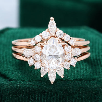 1.5 CT Pear Cluster Moissanite Bridal Set