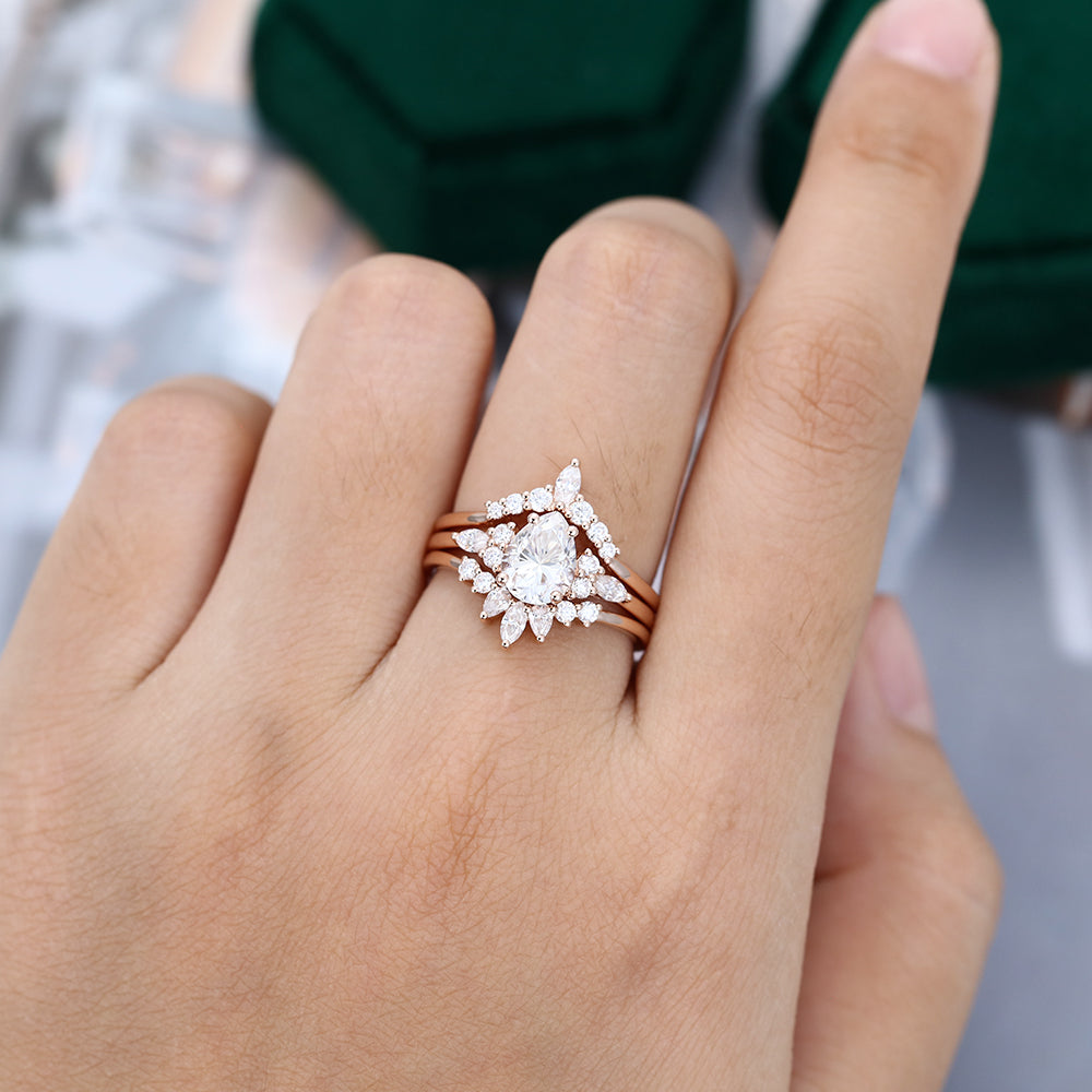 1.5 CT Pear Cluster Moissanite Bridal Set